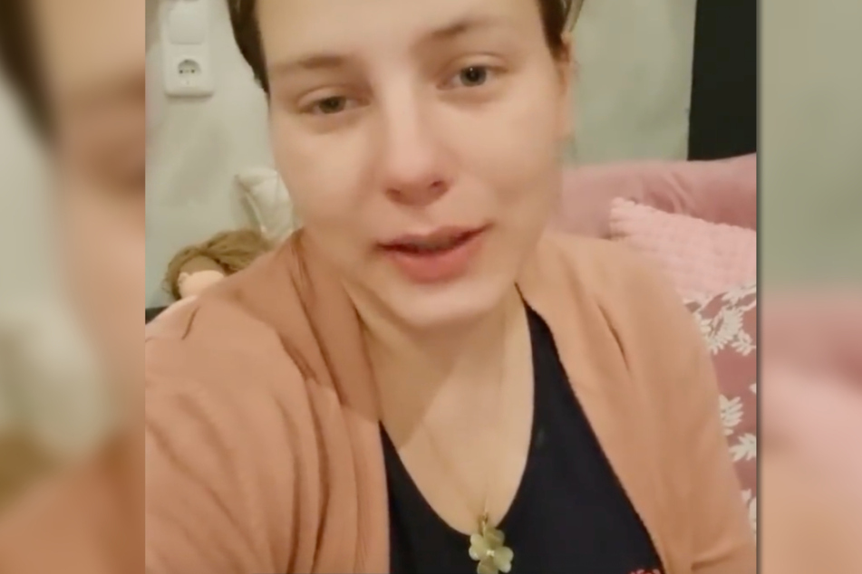 Sarafina Wollny (26) meldet sich überwiegend abends bei ihren Followern. Dann ist der Tag im Krankenhaus mit ihren Babys rum und sie kann etwas entspannen.