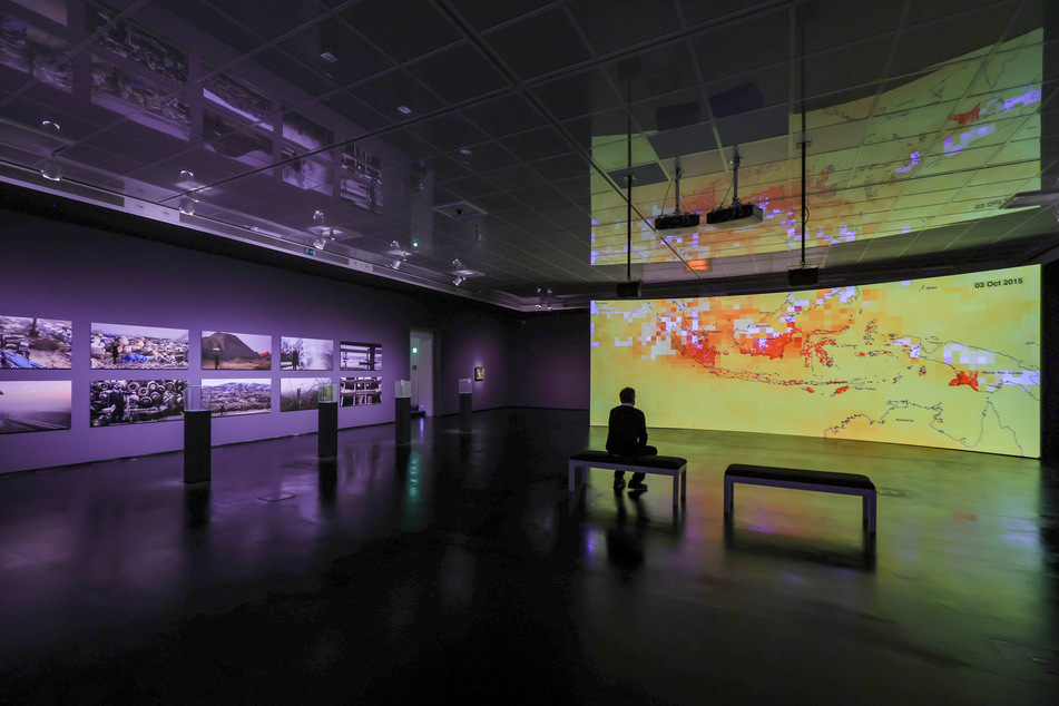 Mehr als 100 Werke zum Thema "Atmen" können Besucher in der Ausstellung in Hamburg betrachten.
