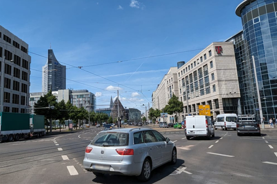 Am Tag nach dem Unfall ist auf der Kreuzung am Johannisplatz nichts mehr zu sehen. Zwei Autos waren zusammen gekracht, es entstand hoher Schaden.