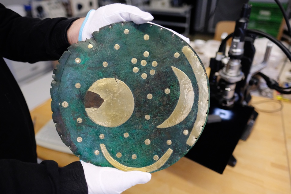 Die 3600 Jahre alte Bronzescheibe gilt weltweit als die älteste konkrete Darstellung des Kosmos in der Menschheitsgeschichte. Museumsbesucher in den Niederlanden haben nun eine Chance, das Original zu sehen.