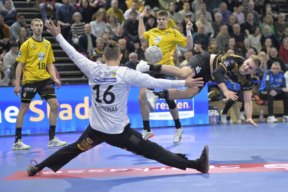 Da konnten sich Anton Preußner (21, r.) &amp; Co. auch quer in die Luft legen: Offensiv klappte beim HCE längst nicht alles.
