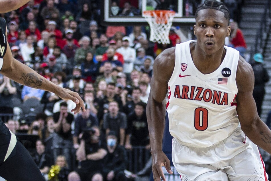 NCAA Basketball: Arizona holds off UCLA to win this year’s Pac-12 title