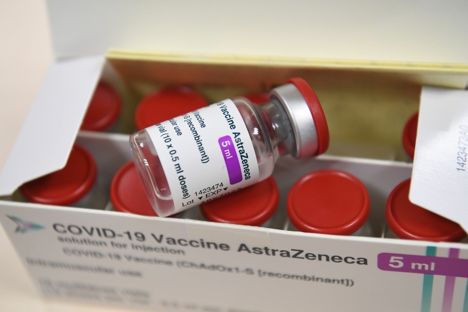 Insgesamt sollen 345.600 Impfdosen des britisch-schwedischen Herstellers AstraZeneca am Samstag an die Länder ausgeliefert werden, wie aus Zahlen des Bundesgesundheitsministeriums hervorgeht.