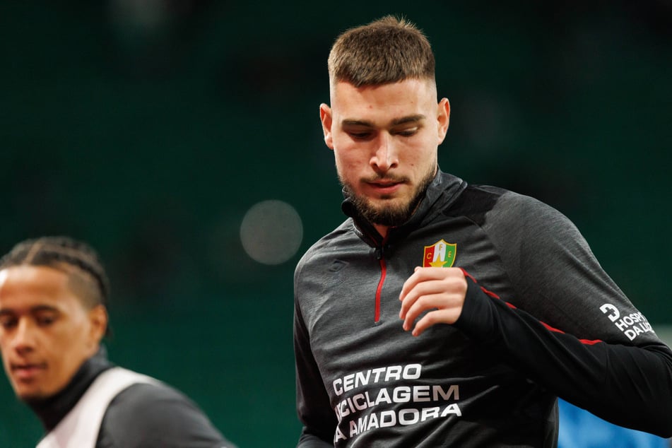 Die Roten Teufel haben sich die Dienste von Atanas Chernev (23) gesichert.