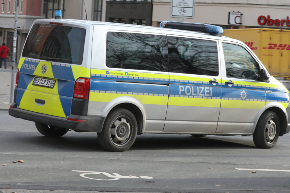 220 Beamte durchsuchten am Mittwoch mehrere Wohnungen und wurden schließlich fündig. (Symbolbild)