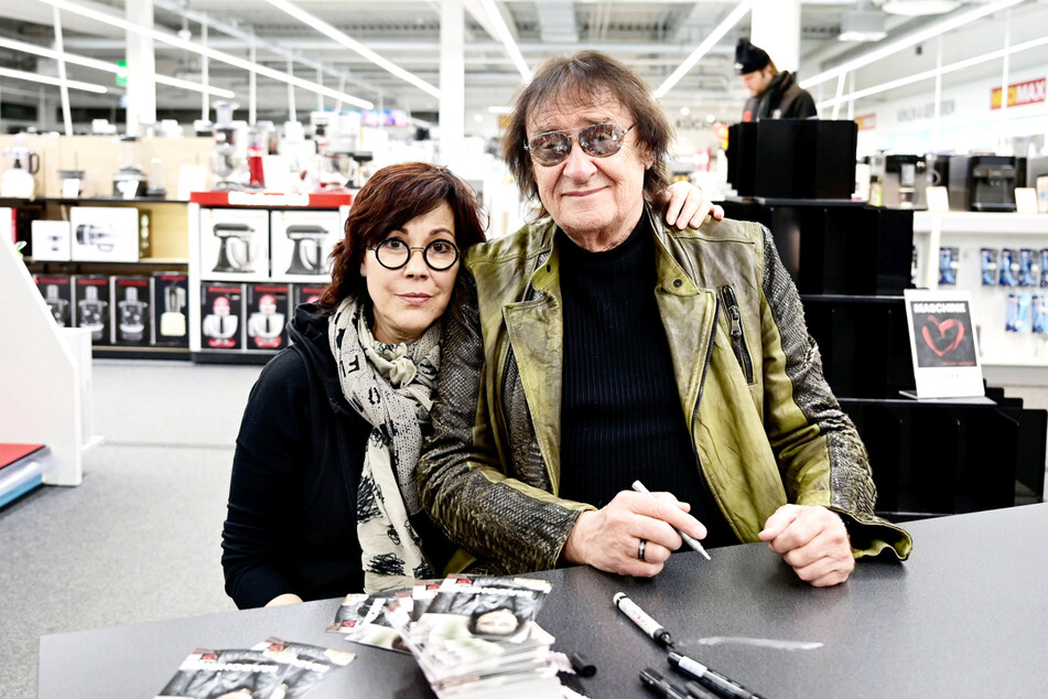Maschine mit Ehefrau Sylvia Birr bei einer Autogrammstunde in Bautzen vergangenes Jahr.