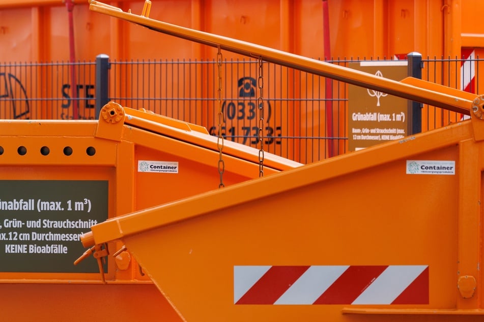 Wegen anhaltender Hitze: AWB warnt vor Fahrten zum Wertstoffhof