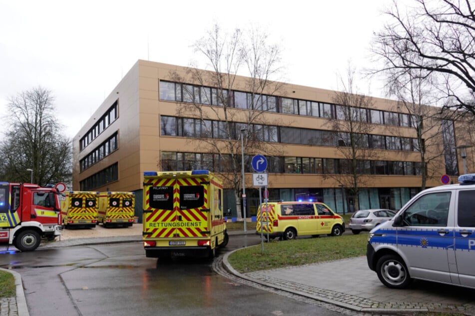 Chemnitz: Giftalarm an Chemnitzer Schule: Weißes Pulver in Aula verstreut