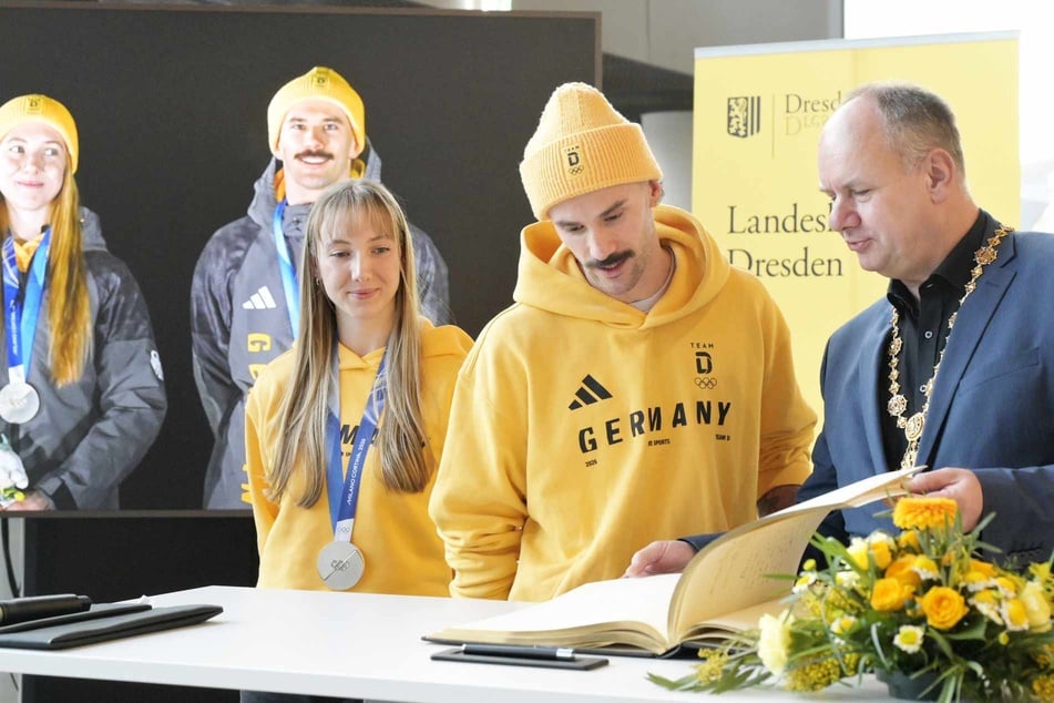 Dresden: OB Hilbert empfängt seine Olympischen Silberschätze: "Völlig verrückt, Eiskanal kopfüber runterzufahren"
