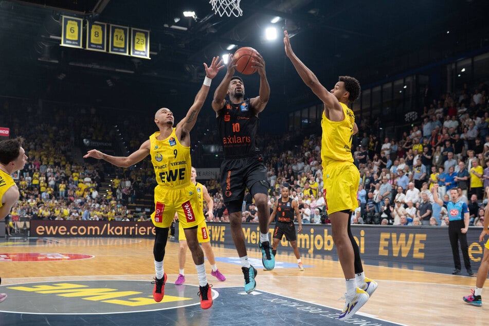 Victor Bailey (M.) war der beste Werfer bei den Niners. Dennoch gingen die Chemnitzer mit einer Niederlage vom Feld.