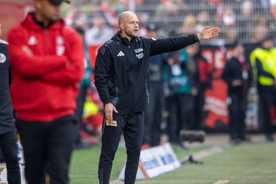 Der neue FC-Köln-Trainer René Wagner (37) stand in der vergangenen Saison noch als Assistent bei Union Berlin an der Seitenlinie. (Archivbild)