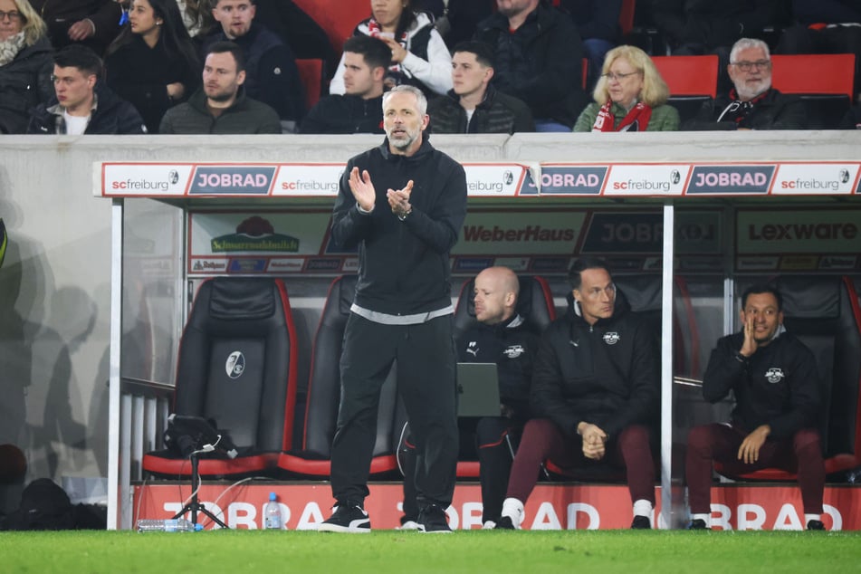 Leipzigs Chefcoach Marco Rose (48) kam mit seiner Mannschaft nicht über ein torloses Remis beim SC Freiburg hinaus.