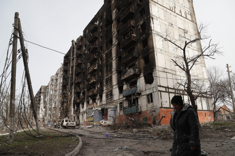 Die ukrainische Hafenstadt Mariupol wurde im Krieg völlig zerstört. Die geflüchtete Stadtverwaltung warf Russland nun Vertuschung von Kriegsverbrechen vor.