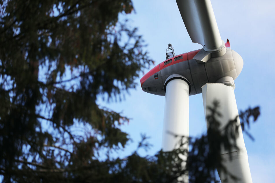 Für mehr Windkraftanlagen in Bayern soll die von vielen Seiten kritisierte 10-H-Regel aufgehoben werden. (Archiv)