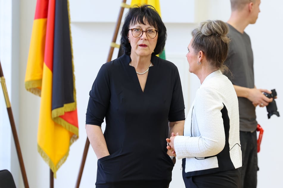 Unter anderem wurden Feußner Alleingänge und fehlende Abstimmungen vorgeworfen.