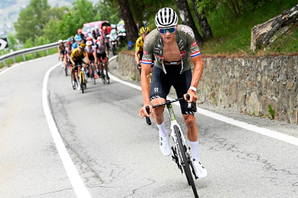 Mathieu van der Poel (27, vorn) bei der 15. Etappe der Giro d'Italia im Mai.