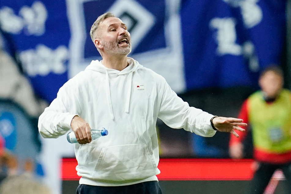HSV-Trainer Tim Walter (47) ärgerte sich über den Rückstand seiner Mannschaft.