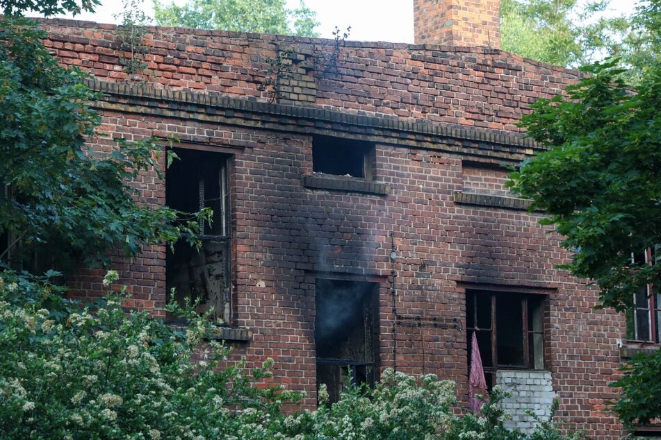 Die Kräfte löschten den Brand von innen.