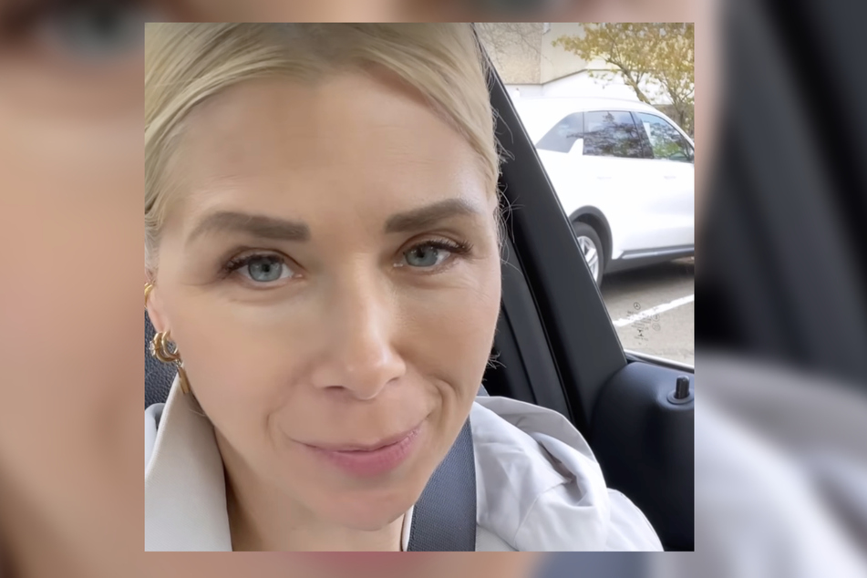 Tanja Szewczenko (45) meldete sich aus dem Auto, nachdem sie vor ihrer Entbindungsklinik eingetroffen war.