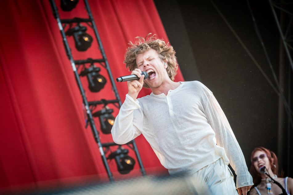 Zartmann lieferte am Nachmittag eine energiegeladene Show und sorgte damit für den ersten Höhepunkt am Highfield-Samstag.