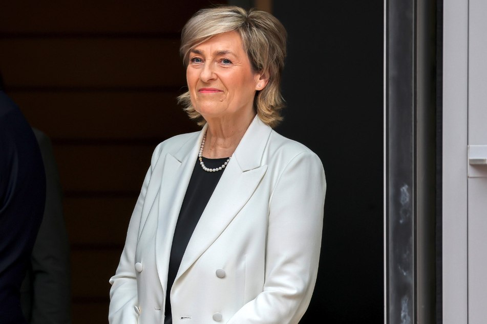 Ende des Monats scheidet Karola Wille (64) aus ihrer Position als Chefin des MDR. In ihrer Abschlussrede beklagte sie nun, dass Parteien den Rundfunkbeitrag auch als Wahlkampfthema entdeckt hätten.