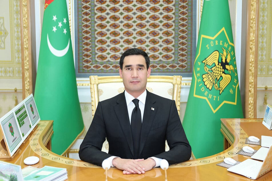 Turkmenistan-Diktator Serdar Berdimuhamedow (41) bekam das Amt von seinem Vater verliehen. Das Land wird totalitär regiert, will aber Erdgas nach Europa exportieren.