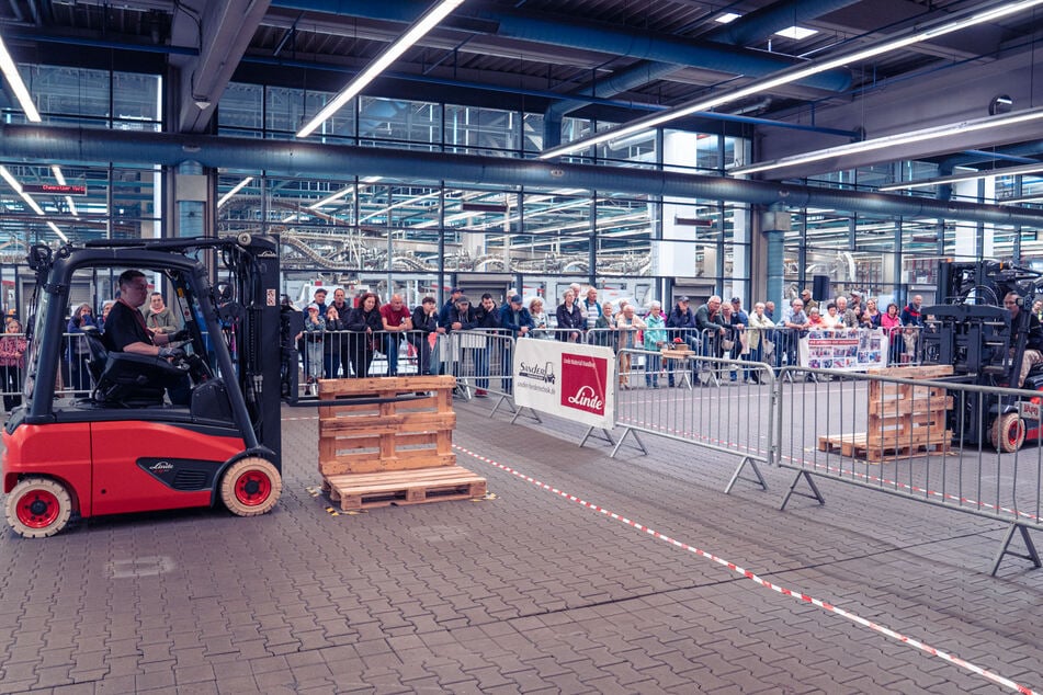 Innerhalb von sechs Minuten müssen verschiedene Geschicklichkeitsparcours absolviert werden.