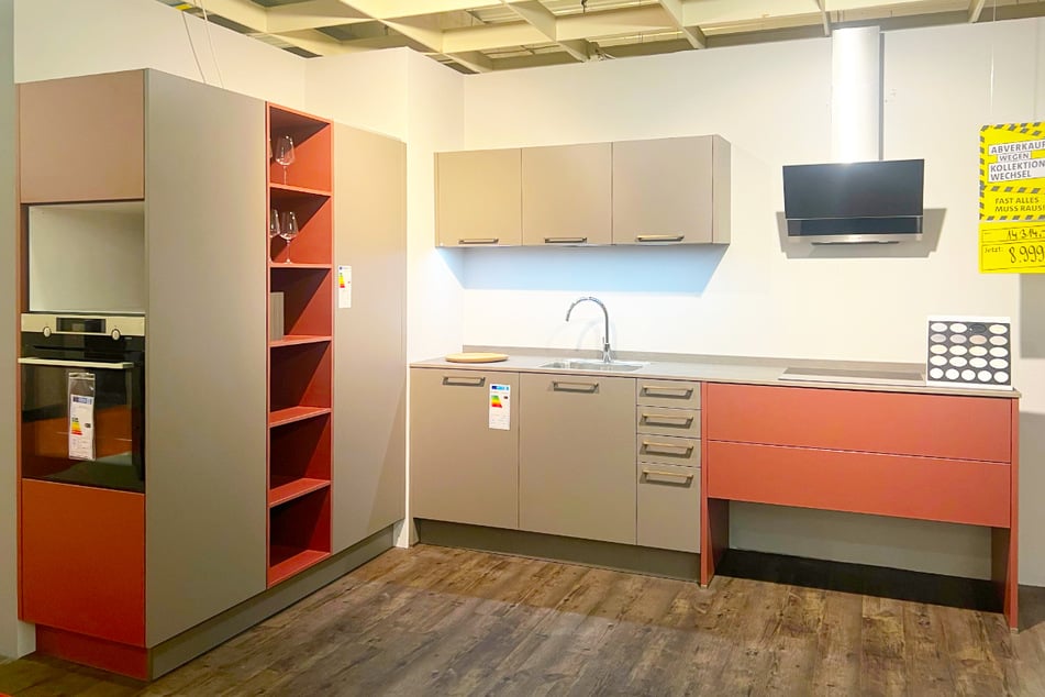 Gerade lohnt es sich besonders, bei Möbel Ehrmann in Heidelberg vorbeizuschauen, denn wegen des Umbaus gibt's hohe Rabatte!