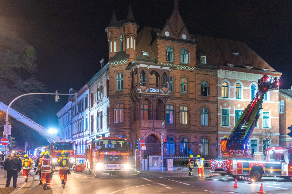 Feuer bricht in Unterkunft für wohnungslose Menschen aus!