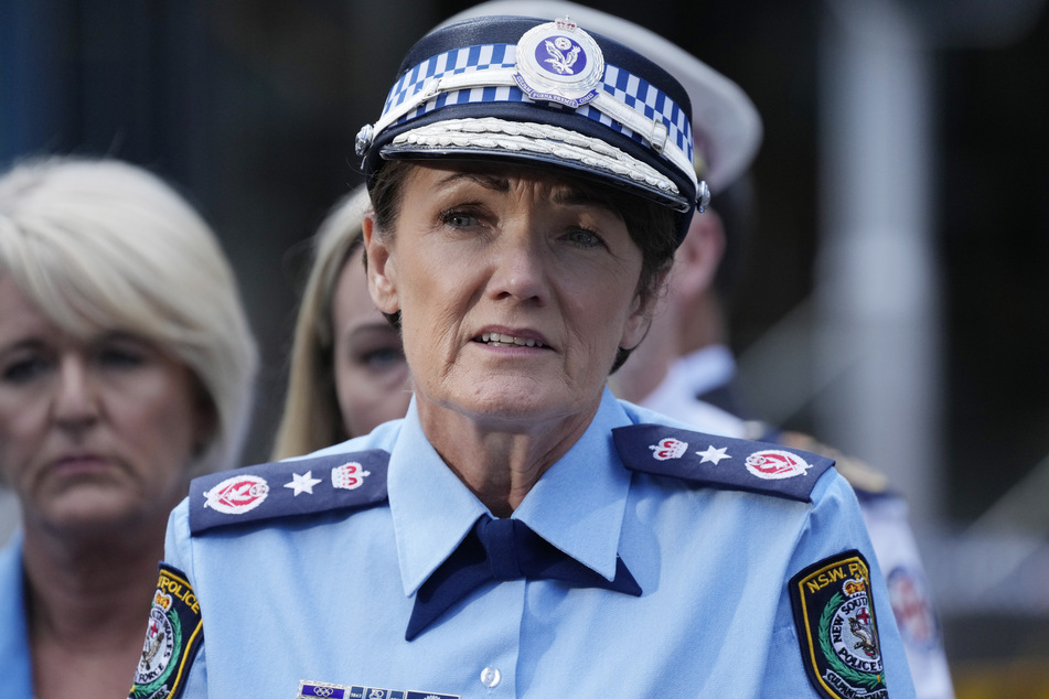 Karen Webb, Polizeipräsidentin des Bundesstaates New South Wales, gab am Montag ein erstes Update.