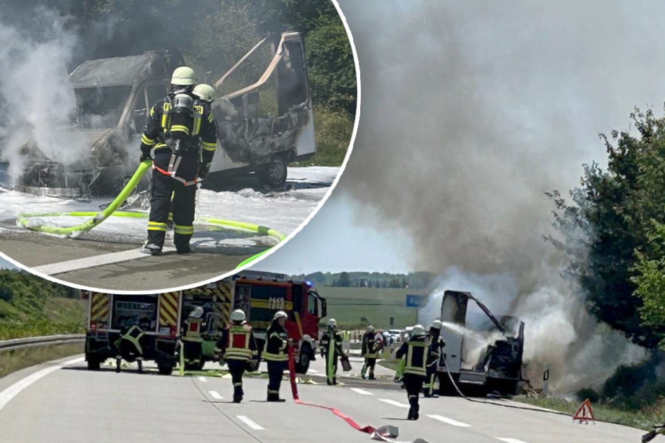 Unfall A72: Rauchsäule über A72: Transporter in Flammen, Autobahn gesperrt