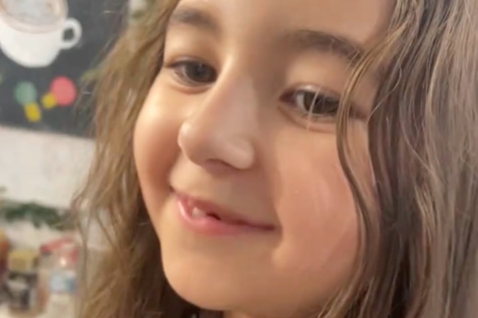 Schlechtes Gewissen? Fehlanzeige! Evie (7) findet ihren Einkauf sogar richtig gut.