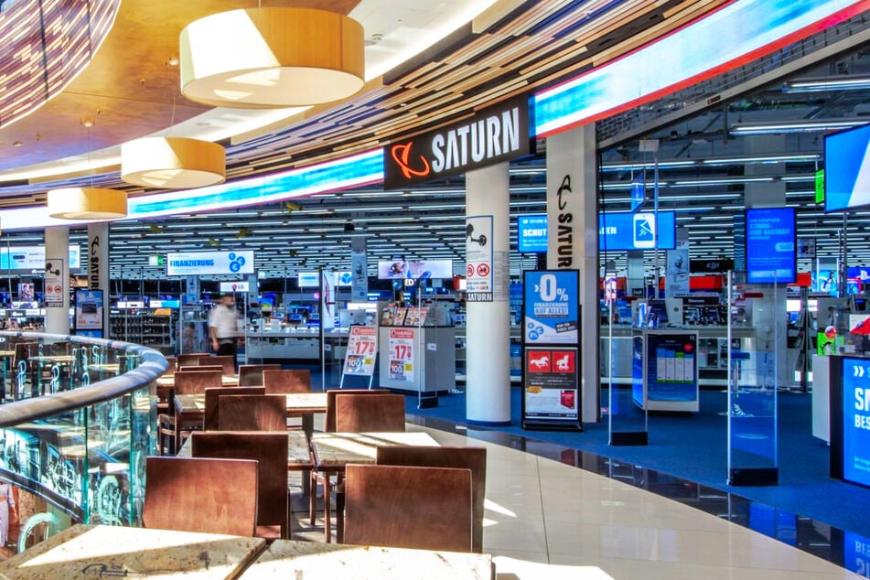 SATURN Berlin-Leipziger Platz (in der Mall of Berlin) - Voßstraße 24.