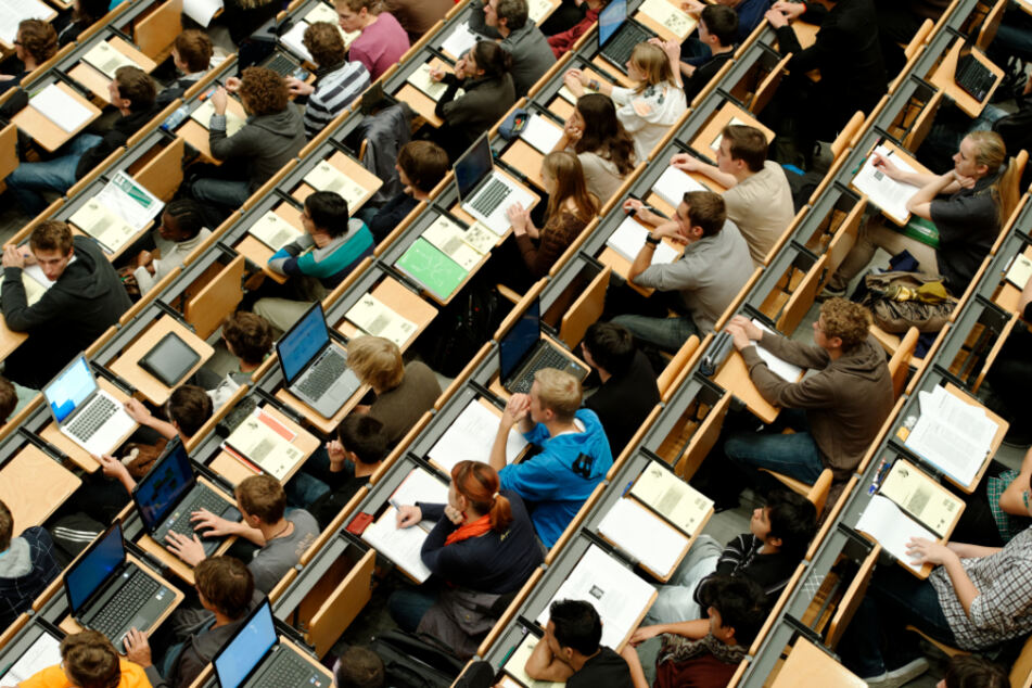 In Bayern sind für das kommende Wintersemester so viele Studenten wie noch nie eingeschrieben. (Symbolbild)