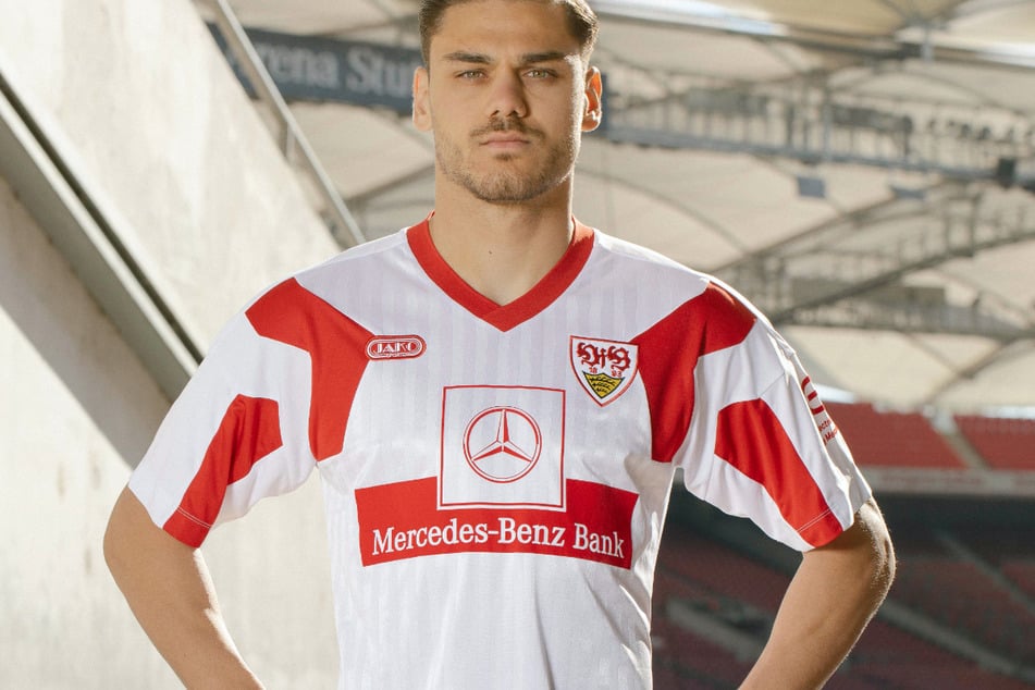 In diesem Dress wird VfB-Star Konstantinos Mavropanos (24) um den Klassenerhalt kämpfen.