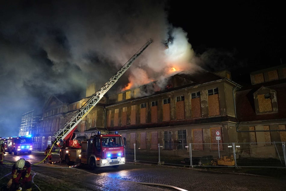 Der Brand im Dachstuhl breitete sich schnell aus.