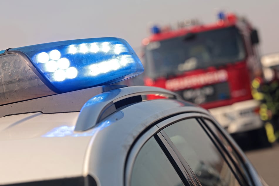 In Radeberg-Kleinerkmannsdorf ist am Freitagnachmittag ein Haus abgefackelt. Ein 25-Jähriger soll es in Brand gesteckt haben. Die Kripo ermittelt. (Symbolfoto)