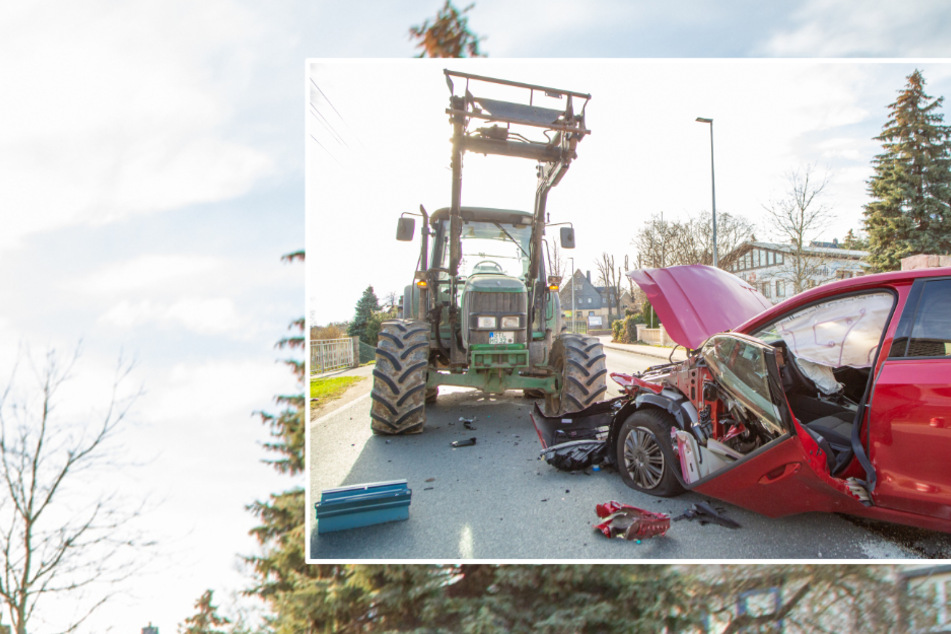 Schwerer Unfall im Erzgebirge: VW kracht in Traktor, Autofahrerin im Krankenhaus