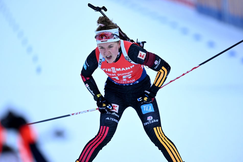 Biathlon-Star Selina Grotian (21) verspürte beim Weltcup in Ruhpolding einen enormen Druck. Unfreiwillig trug auch Stadionsprecher Karlheinz Kas (69) dazu bei.