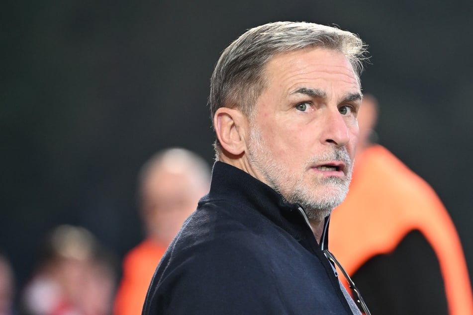 Ex-HSV-Boss Stefan Kuntz (63) wurde schwer belastet, nun haben sich seine Anwälte gemeldet.