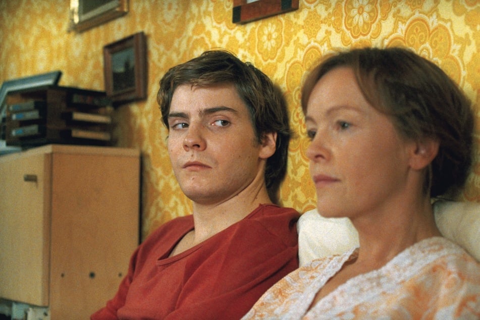 En la tragicomedia *Good bye, Lenin!* Sass interpretó, junto a Daniel Brühl (47), el papel de Christiane Kerner.