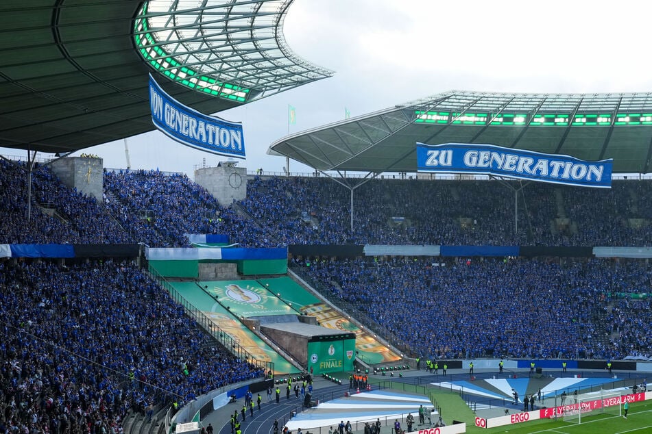 Die Bielefelder sind rund um das Marathon-Tor platziert.