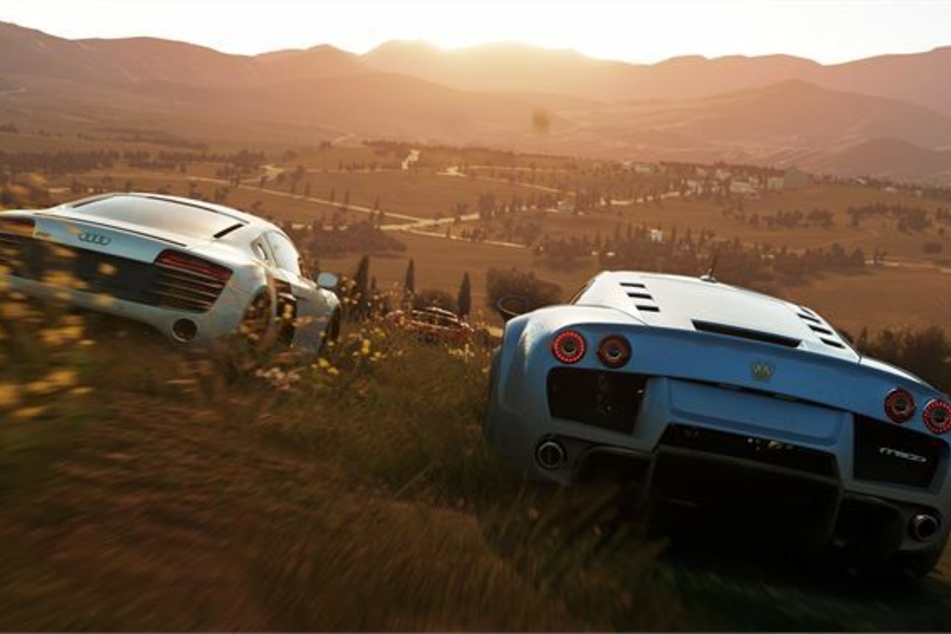 Go explore, race, or knock off challenges in Forza Horizon 5.