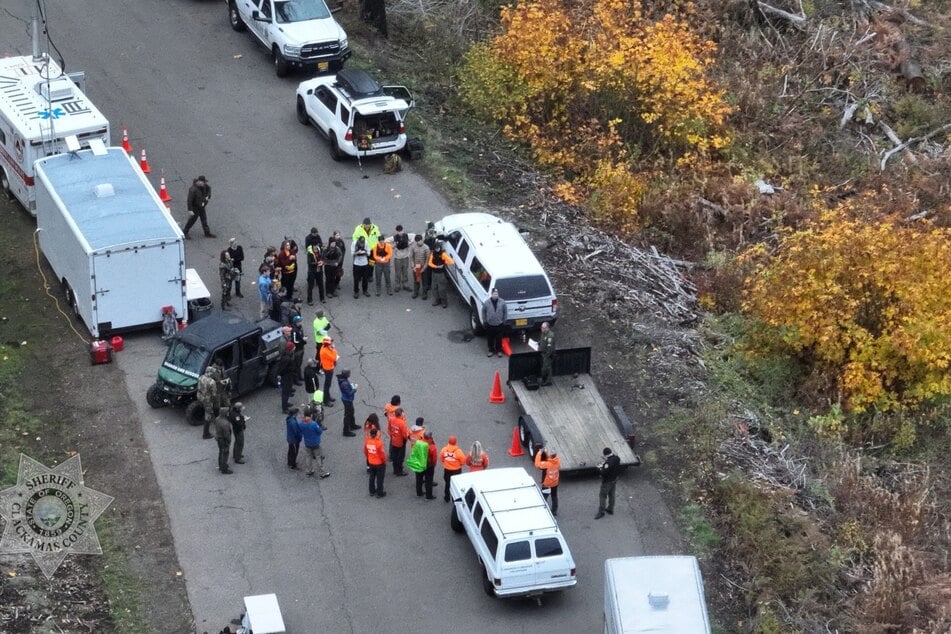 Etliche Einsatzkräfte verbrachten Stunden mit der Suche nach dem verschwundenen Jäger.