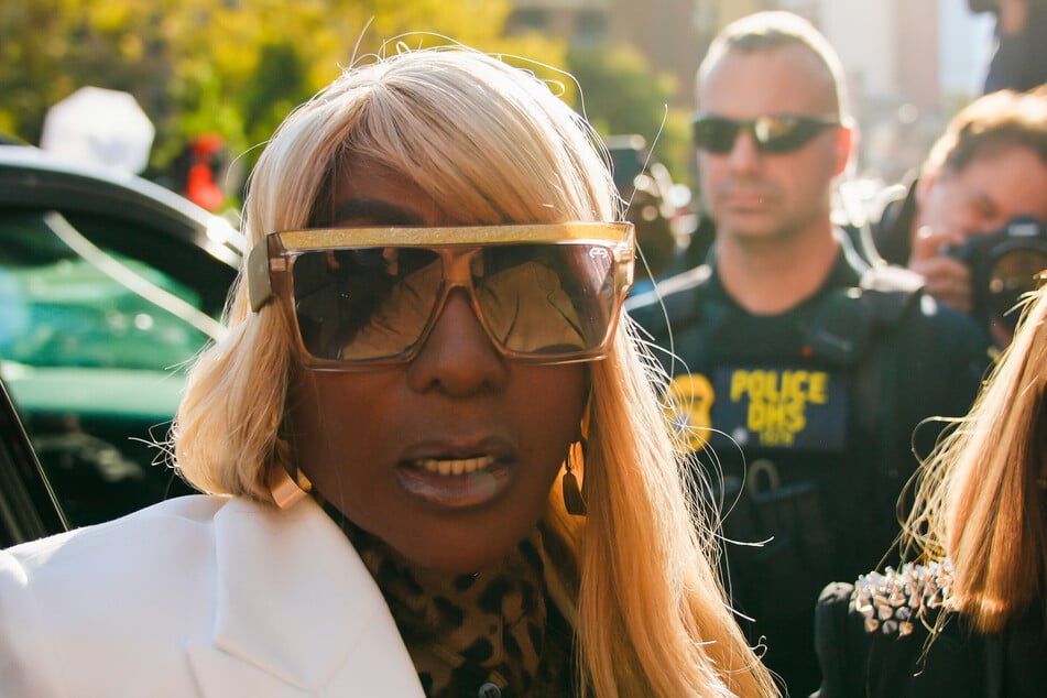 Die Mutter des Rappers, Janice Combs (85), war im Gerichtssaal dabei.