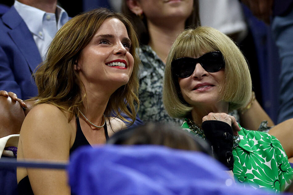 Emma Watson (33, l.) und Anna Wintour (73) im Tennisfieber.