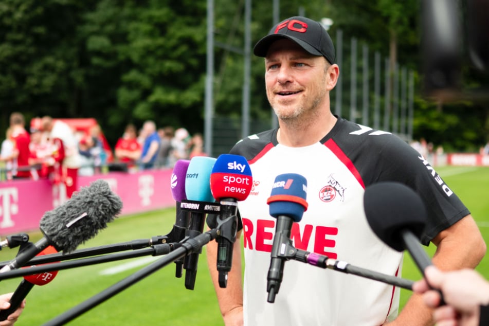 Der 44-Jährige steht seit etwa einem Monat beim 1. FC Köln unter Vertrag und soll den Aufsteiger fit machen für die Bundesliga.