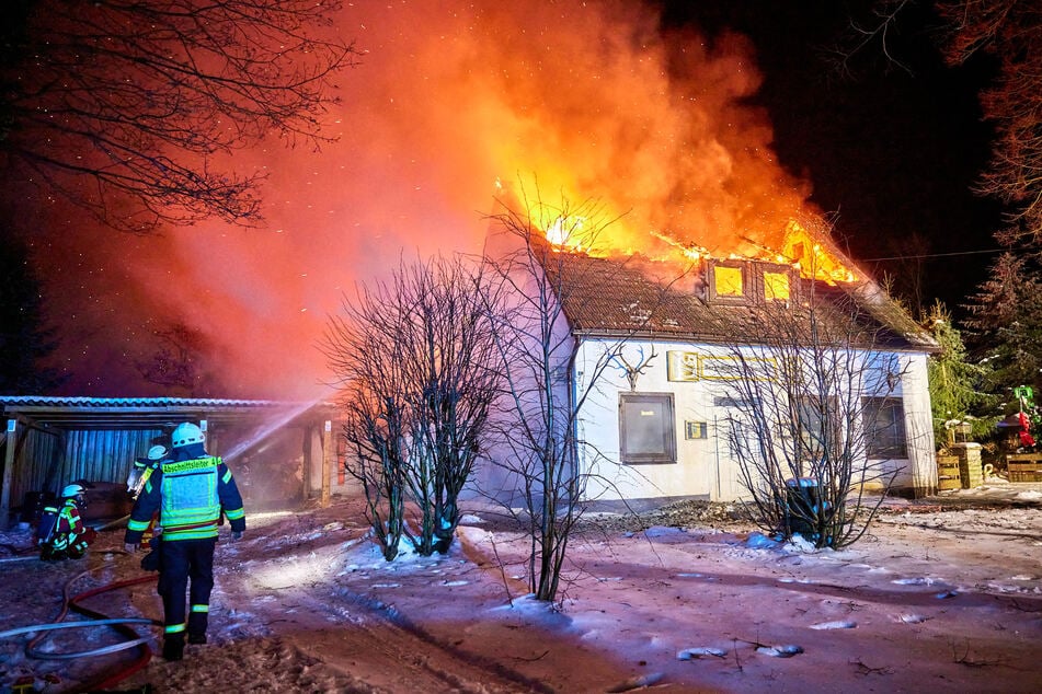 Ehemalige Gaststätte "Panoramahöhe"in Flammen: Kripo ermittelt