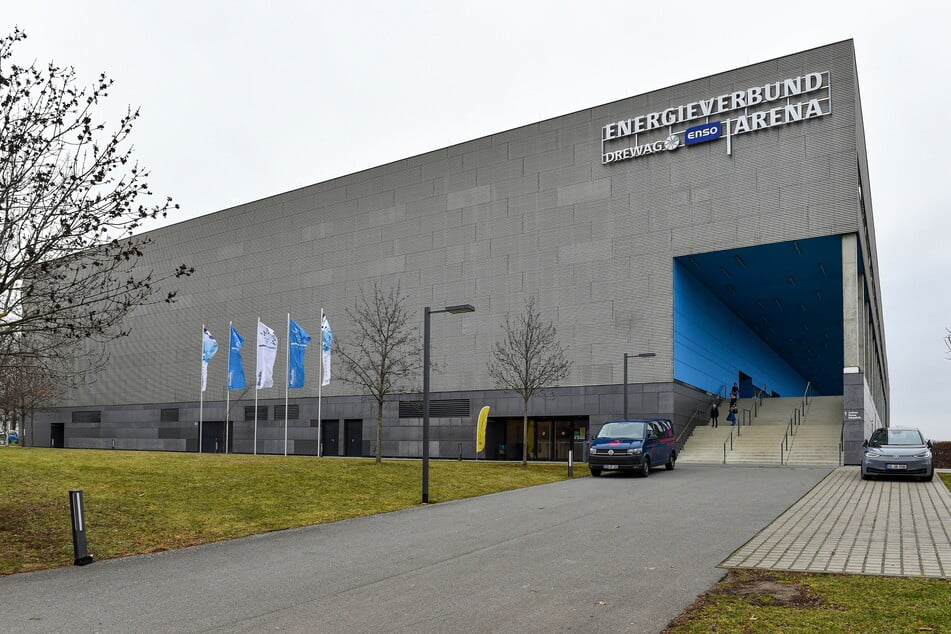 Eine der zahlreichen Maßnahmen: Die Joynext Arena im Ostra-Sportpark soll mit Solarfolie auf Dach und an Fassaden aufgewertet werden.