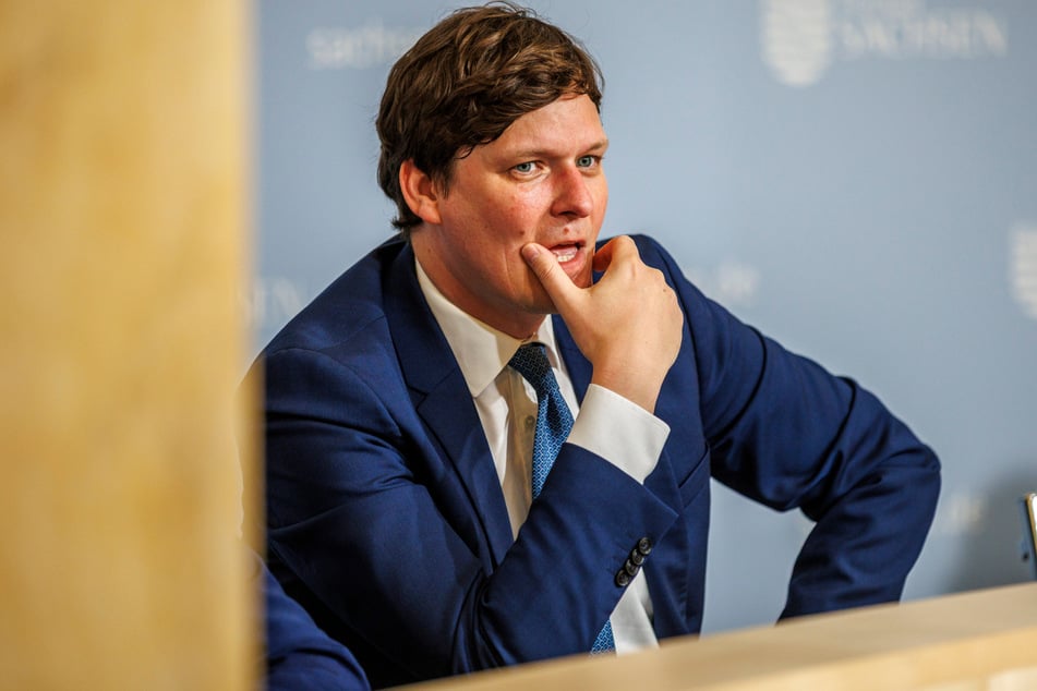 Kommt die Kritik bei Kultusminister Conrad Clemens (43, CDU) an?